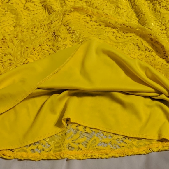 Dress - Picture 3 of 4